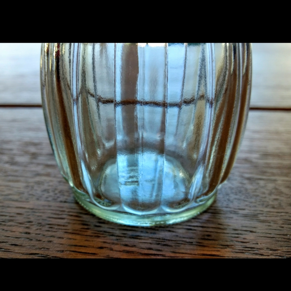 Hoosier Ribbed Bud Vase - Picture 6 of 8